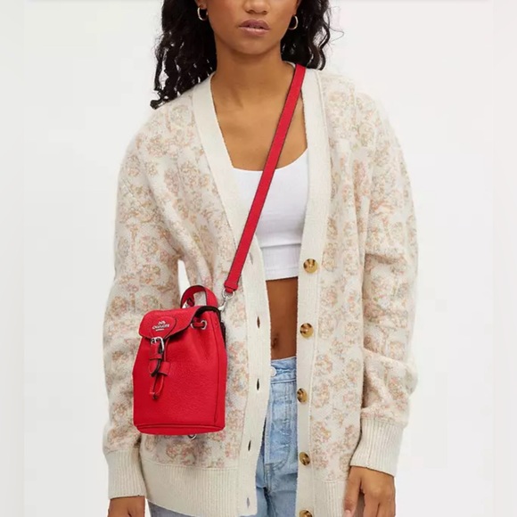 COACH 🆕 ‘Amelia’ 2 in 1 Convertible Backpack to Crossbody in Poppy. 😍 - Picture 2 of 5